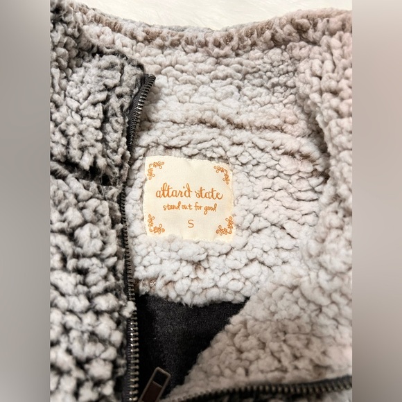 Altar'd State Sherpa Half Zip Pullover Charcoal Gray Size Small, Fleece - Picture 3 of 4